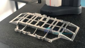 Skomplikowana, szkieletowa rama:podstawa aluminiowa. Frezowanie precyzyjne, kontrola na płycie granitowej.